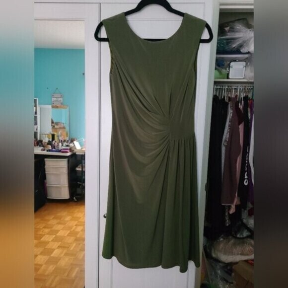 Jones & Co Olive Green Sleeveless Waist Defining Rouched Midi Dress size 8 - Picture 4 of 6